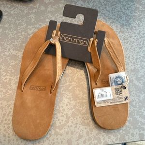 Hari Mari women’s flip flops size 10, tan with blue sole, so cute